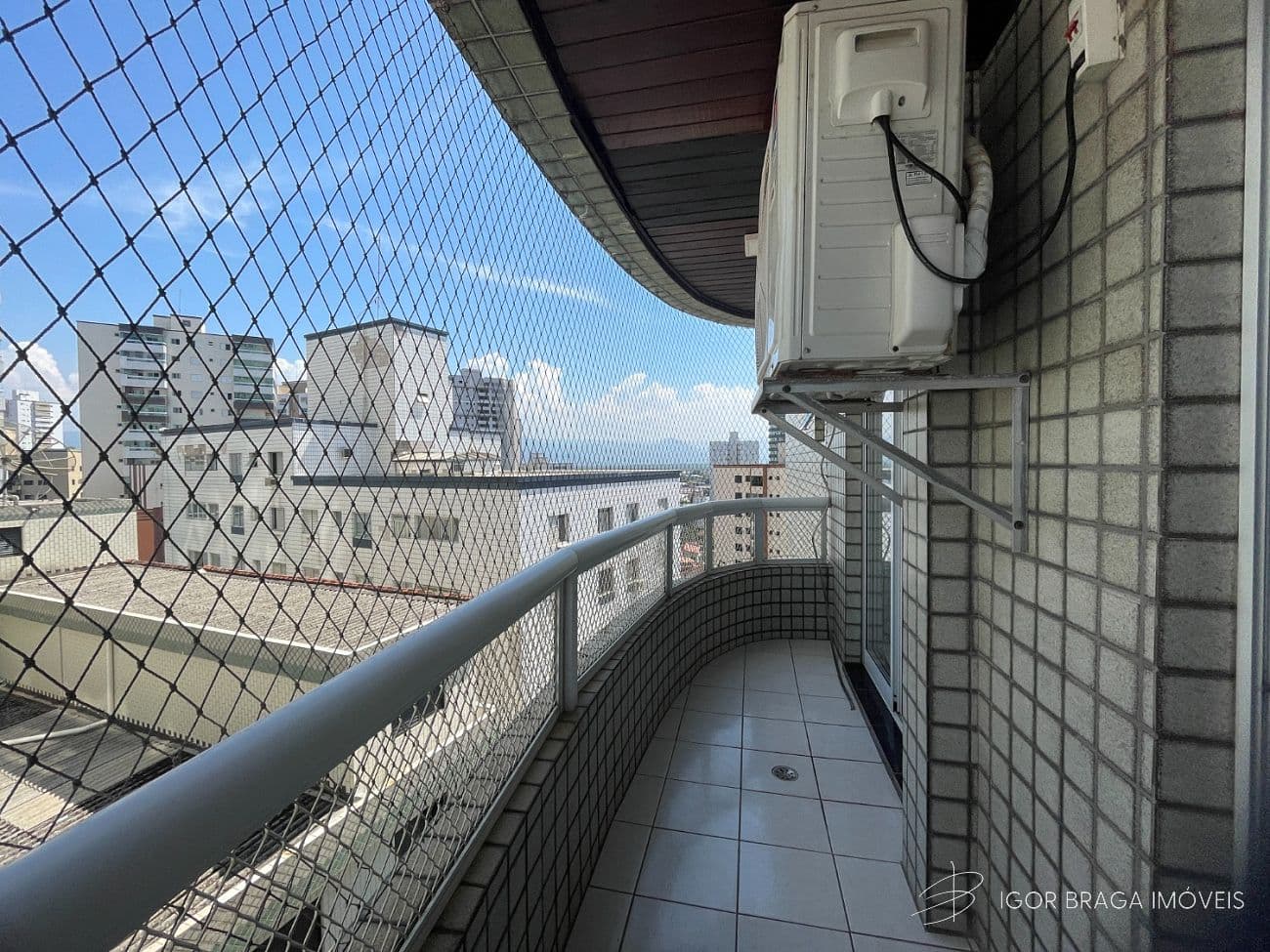 BELÍSSIMO APARTAMENTO, FINO ACABAMENTO À 500M DO MAR — foto 1