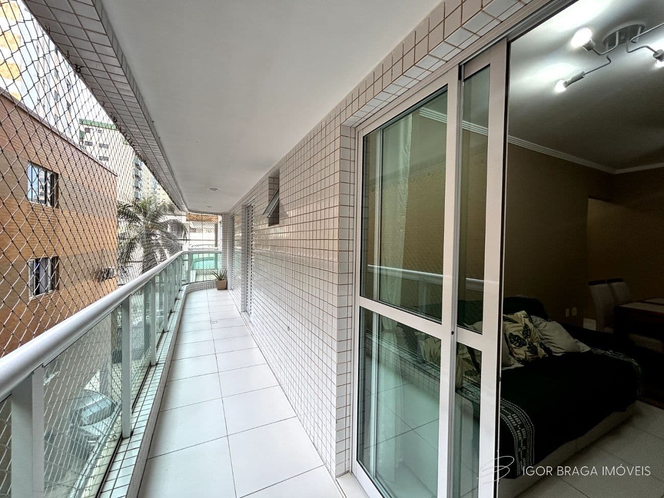 BELÍSSIMO APARTAMENTO, À 150M DO MAR E LAZER COMPLETO — foto 1