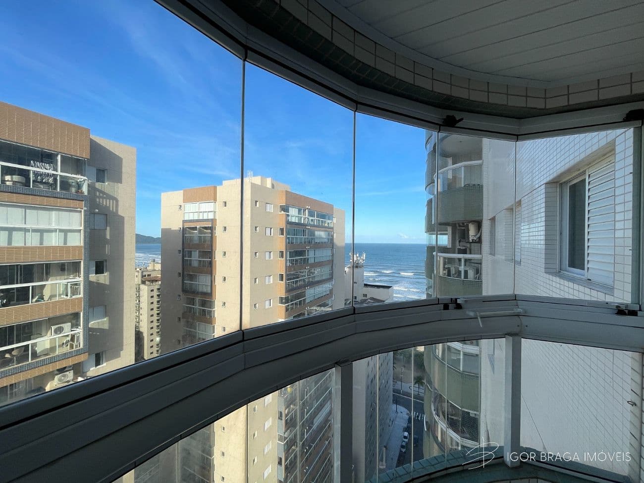 EXCELENTE APARTAMENTO, 50M DO MAR E LAZER COMPLETO — foto 1