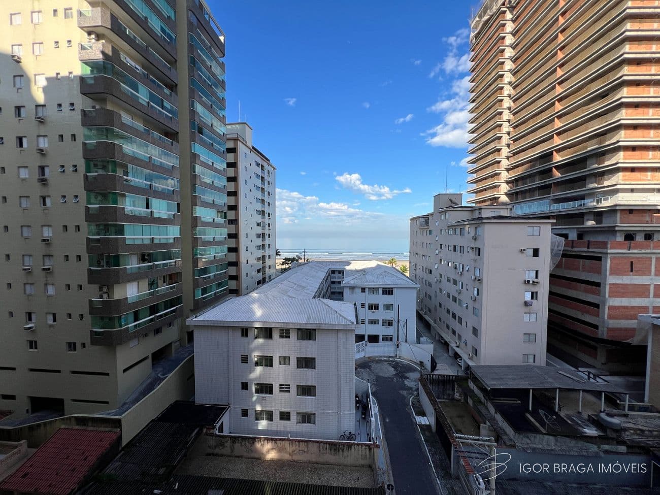 EXCELENTE APARTAMENTO À 150M DO MAR E LAZER COMPLETO — foto 1