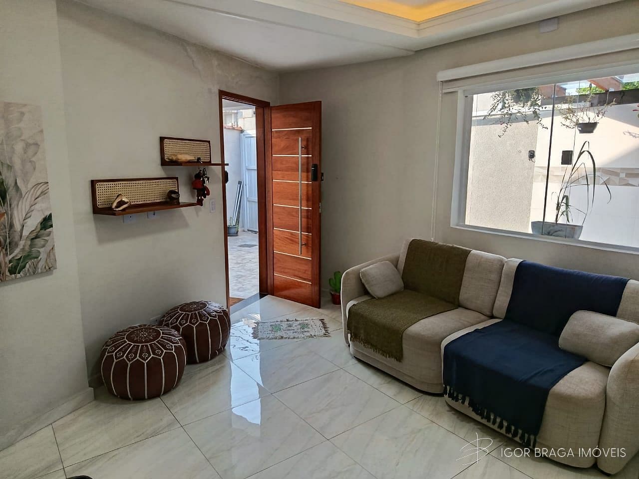 BELÍSSIMA CASA, AMPLA E FINO ACABAMENTO — foto 1