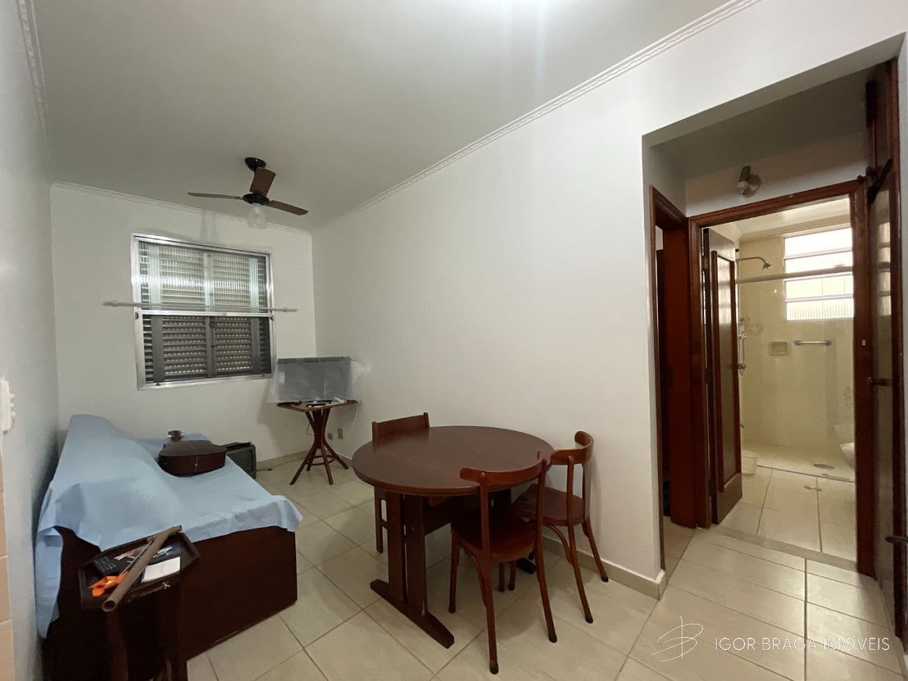 BELÍSSIMO APARTAMENTO, AMPLO E À 100M DO MAR — foto 1