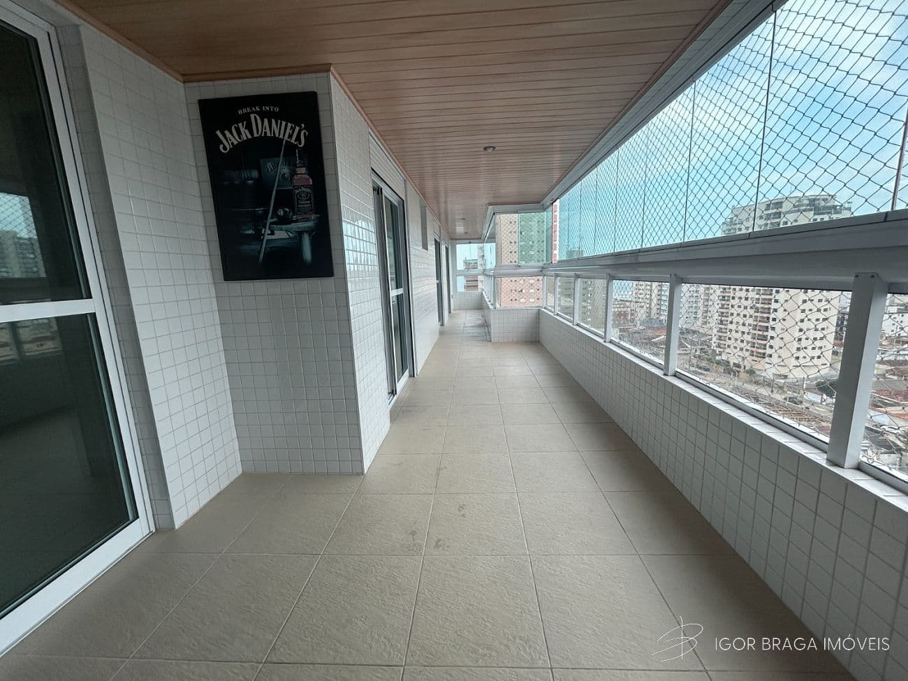 BELÍSSIMO APARTAMENTO, AMPLO E À 250M DO MAR — foto 1