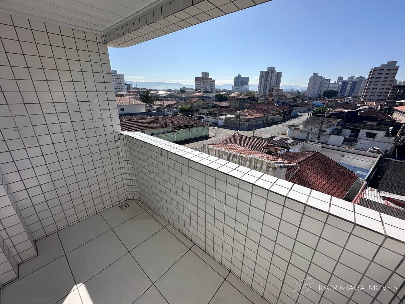 BELÍSSIMO APARTAMENTO, FINO ACABAMENTO À 400M DO MAR — foto 1