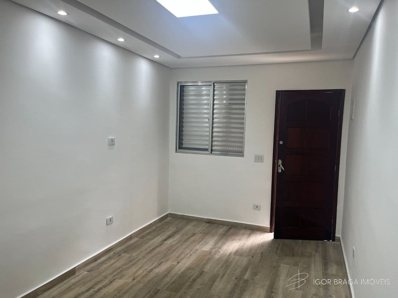 BELÍSSIMO APARTAMENTO, AMPLO E À 350M DO MAR — foto 1