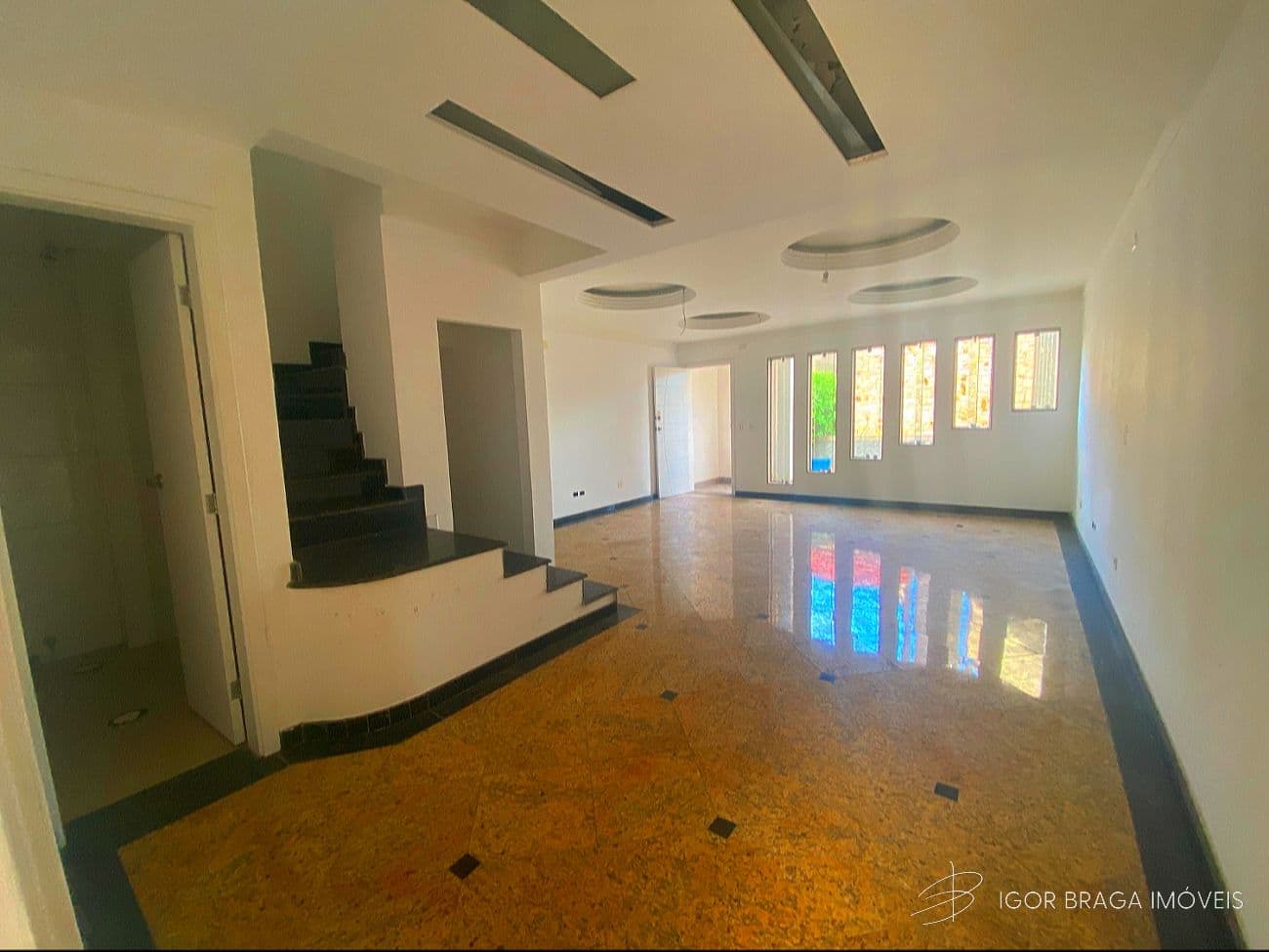 BELÍSSIMA CASA EM COMDOMINIO, À 600M DO MAR E LAZER COMPLETO — foto 1