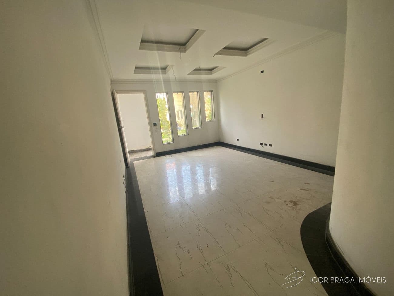 BELÍSSIMA CASA EM COMDOMINIO, AMPLA E LAZER COMPLETO — foto 1