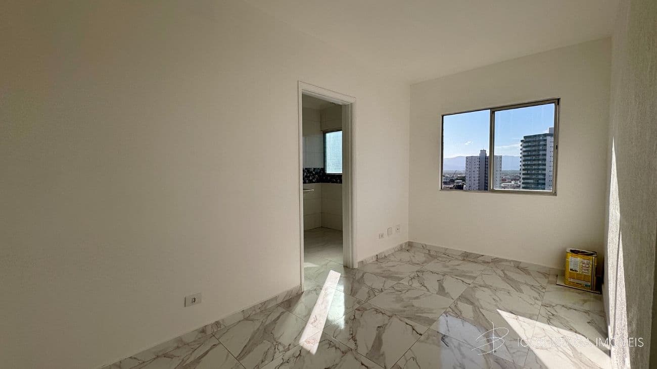 BELÍSSIMO APARTAMENTO, AMPLO E À 550M DO MAR — foto 1