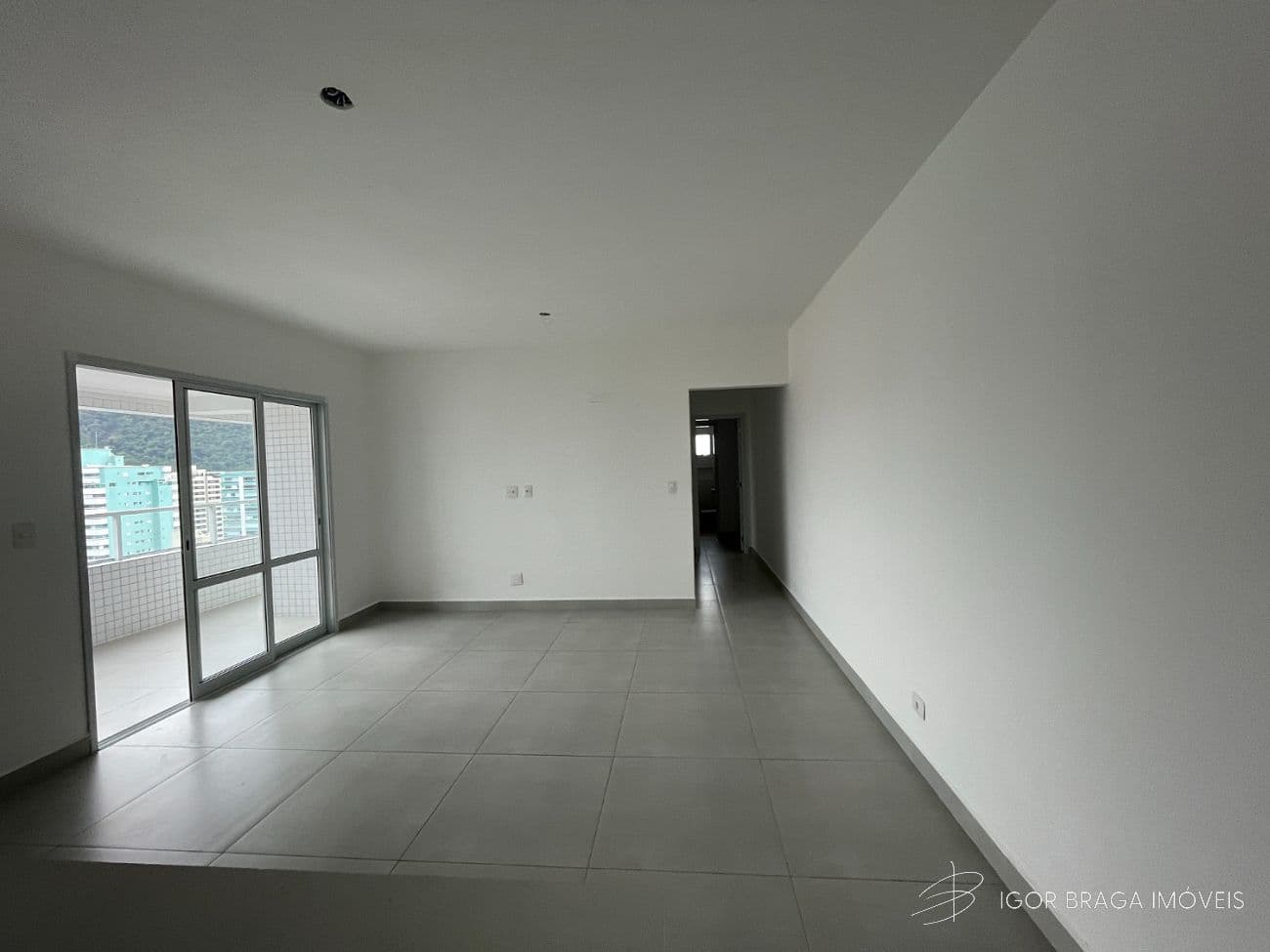 BELÍSSIMO APARTAMENTO, LAZER COMPLETO A 400 METROS DO MAR — foto 1