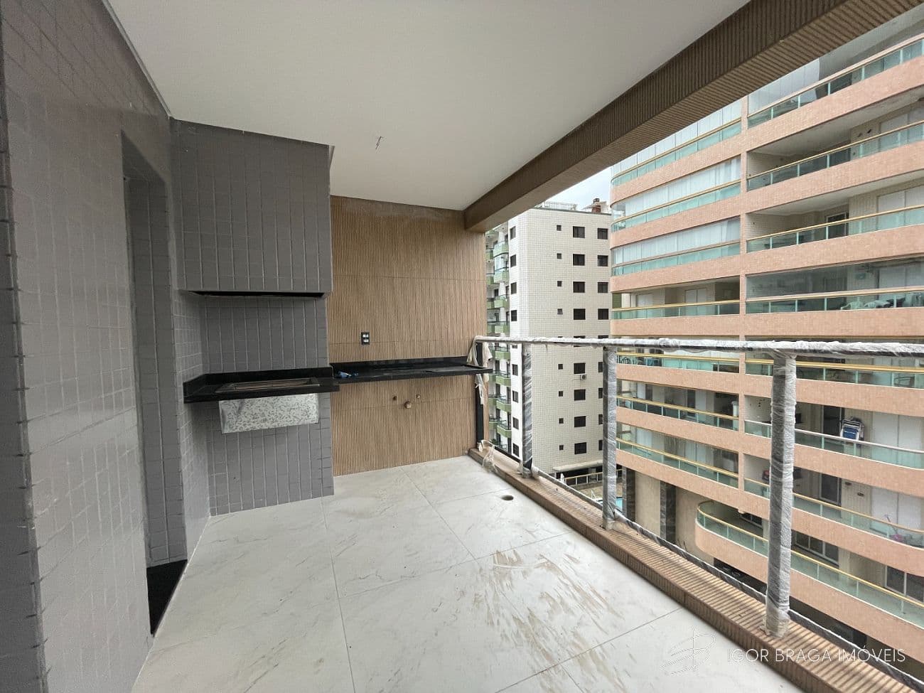 BELÍSSIMO APARTAMENTO, AMPLO E À 200M DO MAR — foto 1