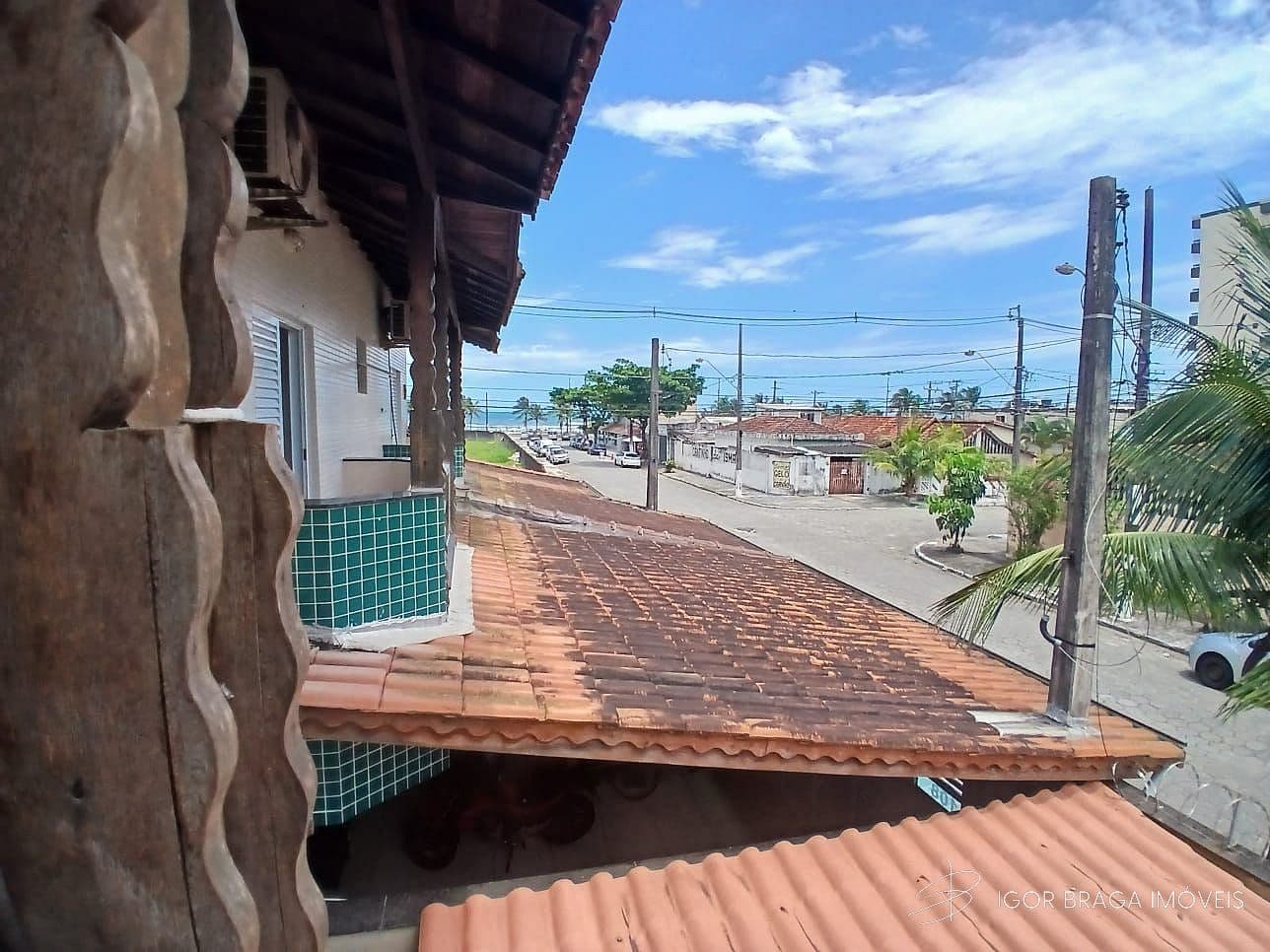 EXCELENTE SOBRADO, AMPLO E À 120M DO MAR — foto 1