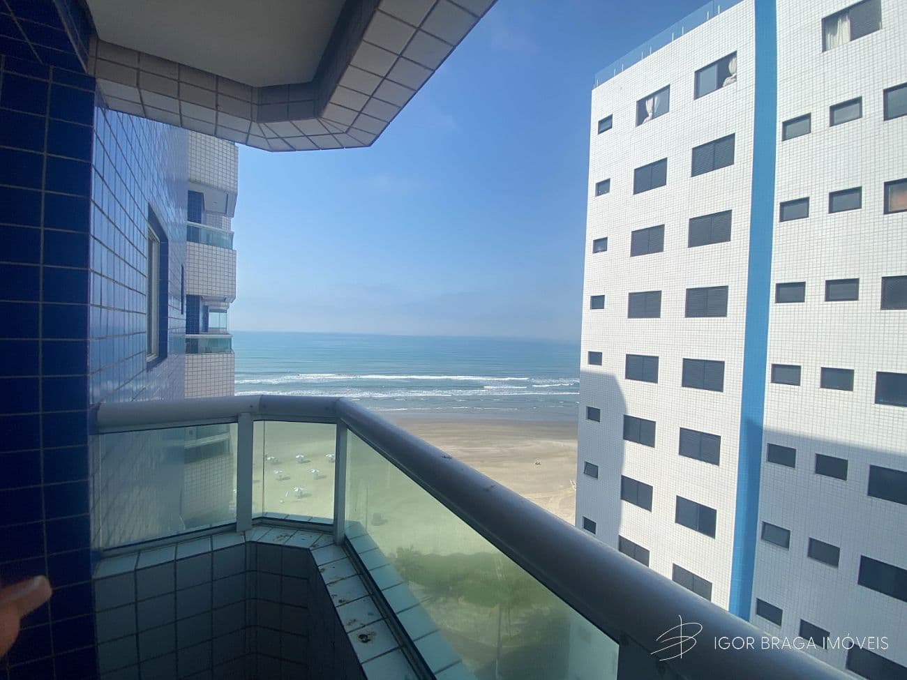 APARTAMENTO AMPLO, LOCALIZADO NA VILA CAIÇARA , PRÉDIO FRENTE MAR — foto 1