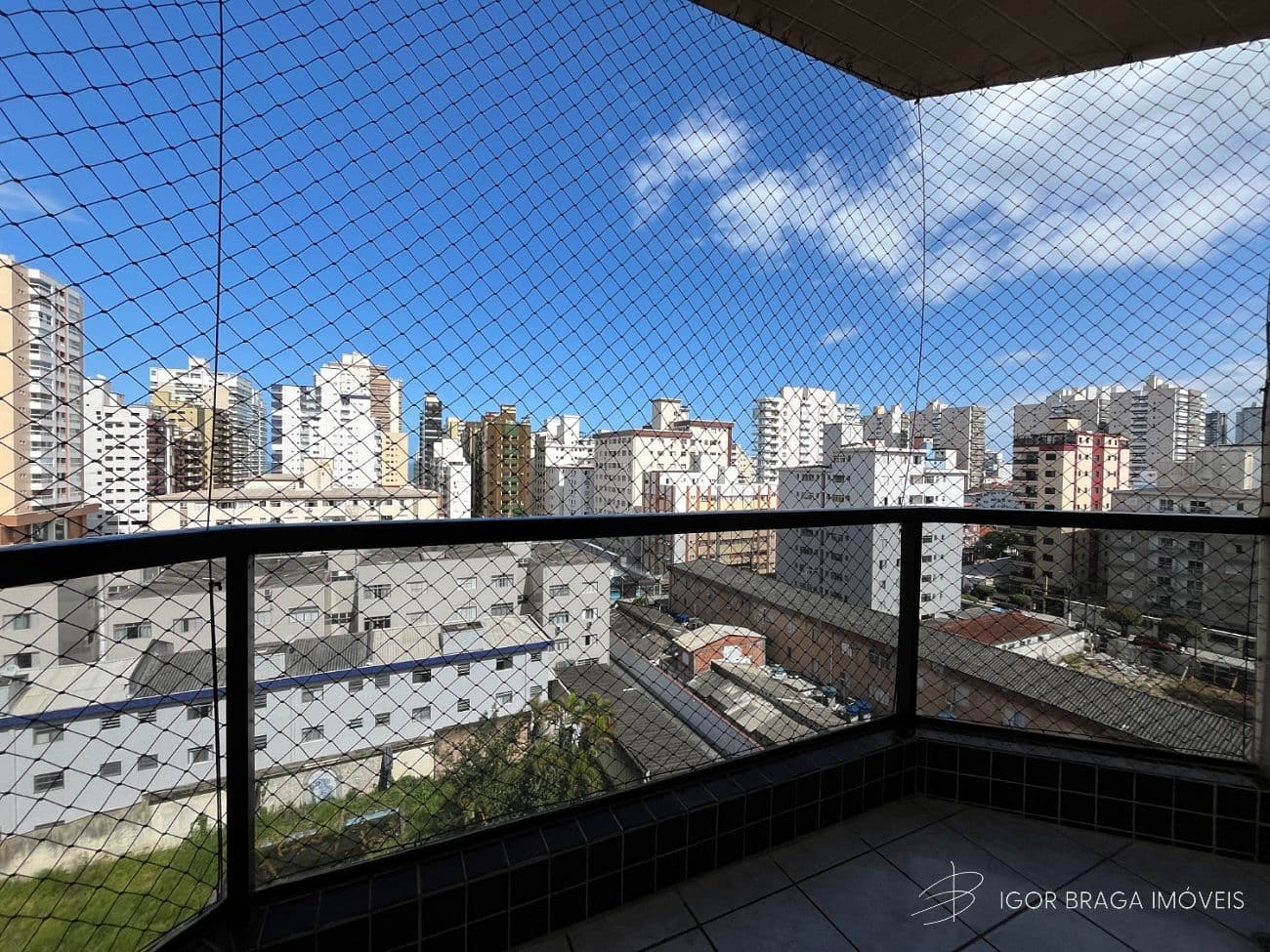 EXCELENTE APARTAMENTO, AMPLO E À 400M DO MAR — foto 1