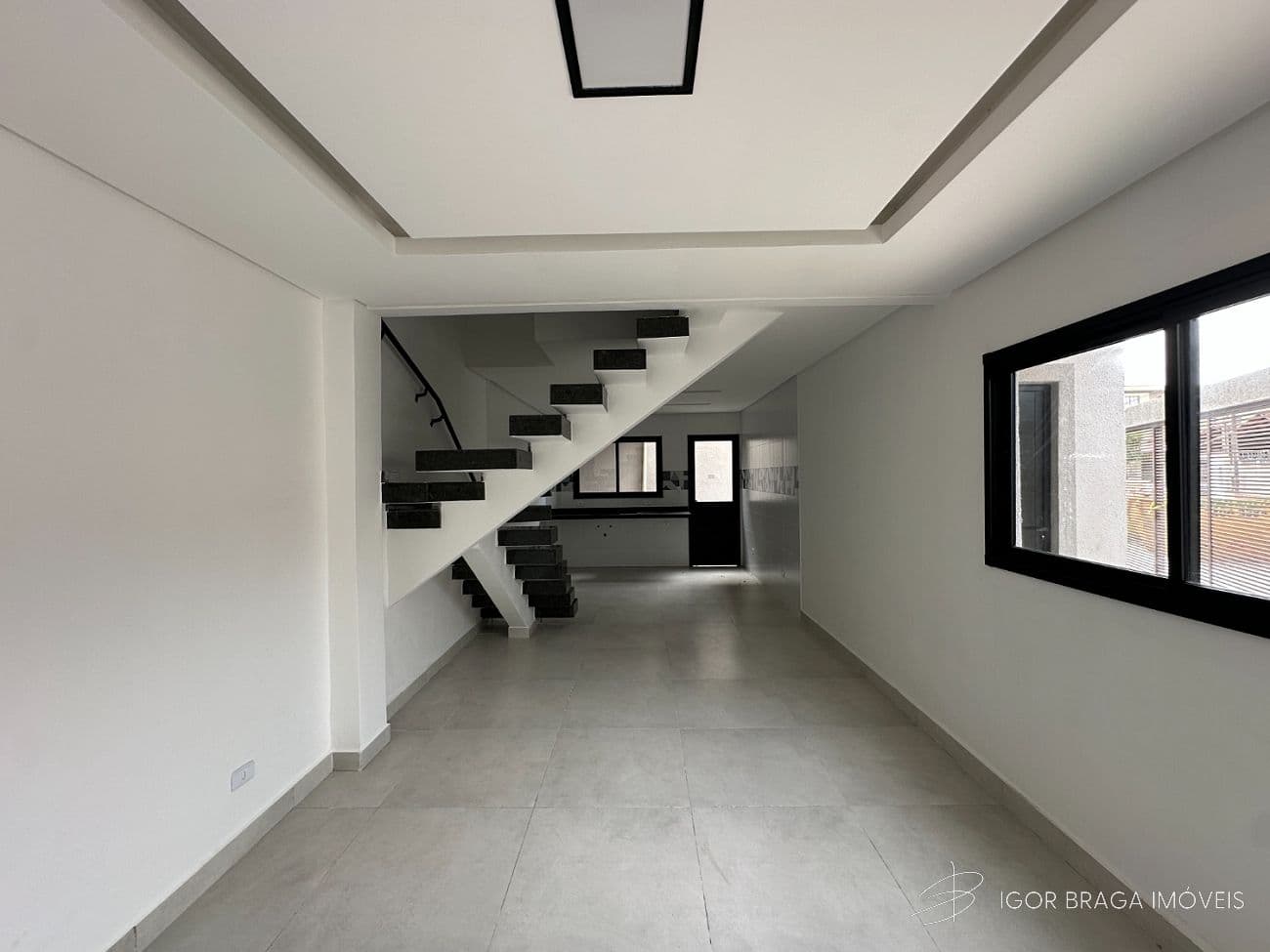 EXCELENTE SOBRADO, AMPLO E FINO ACABAMENTO — foto 1