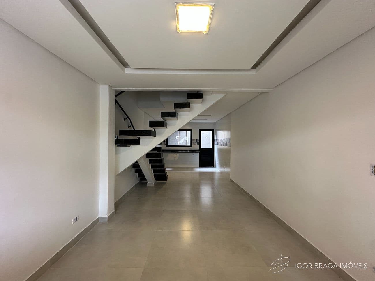 EXCELENTE SOBRADO, AMPLO E FINO ACABAMENTO — foto 1