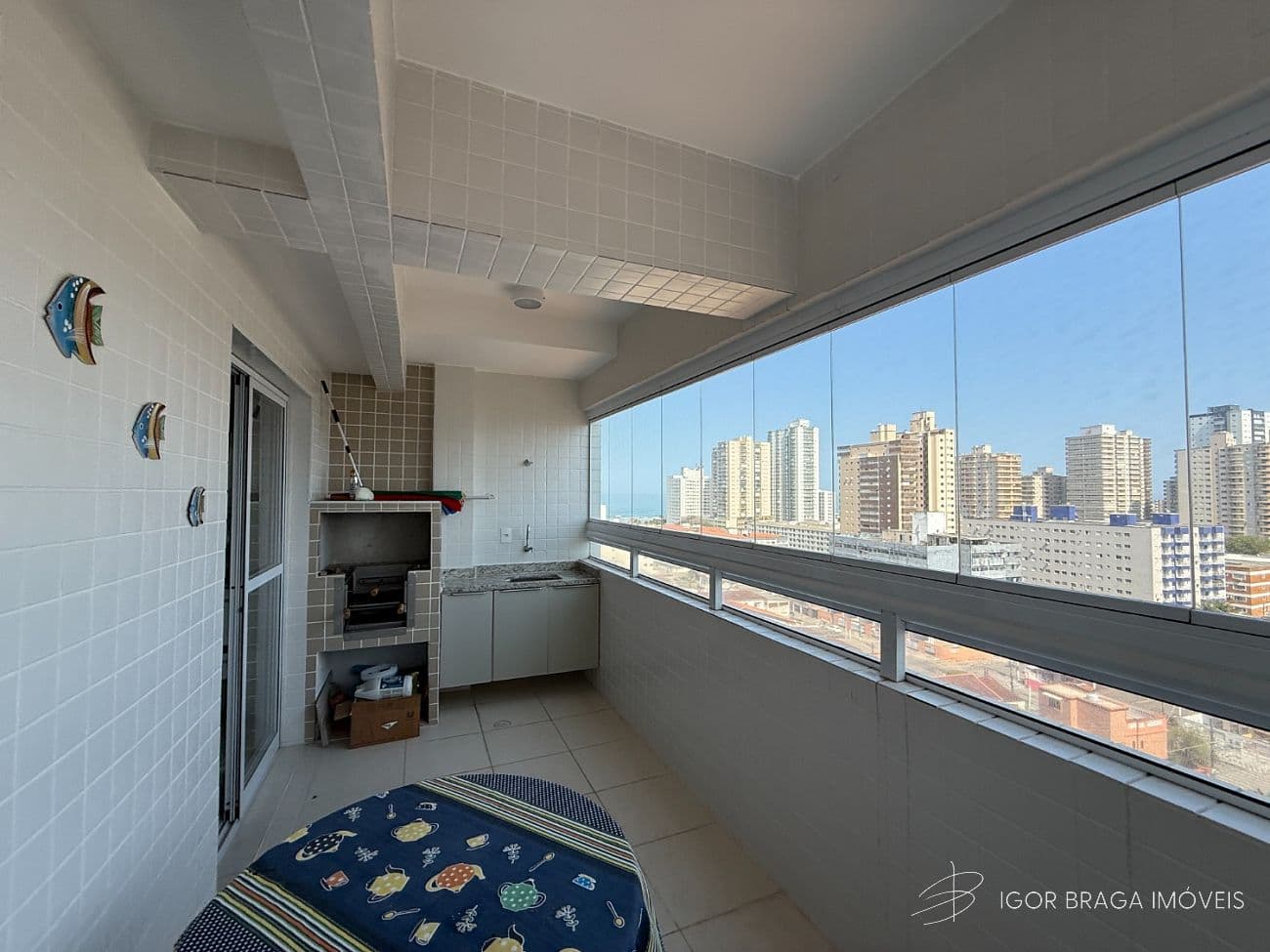 BELÍSSIMO APARTAMENTO, AMPLO EÀ 600M DO MAR — foto 1