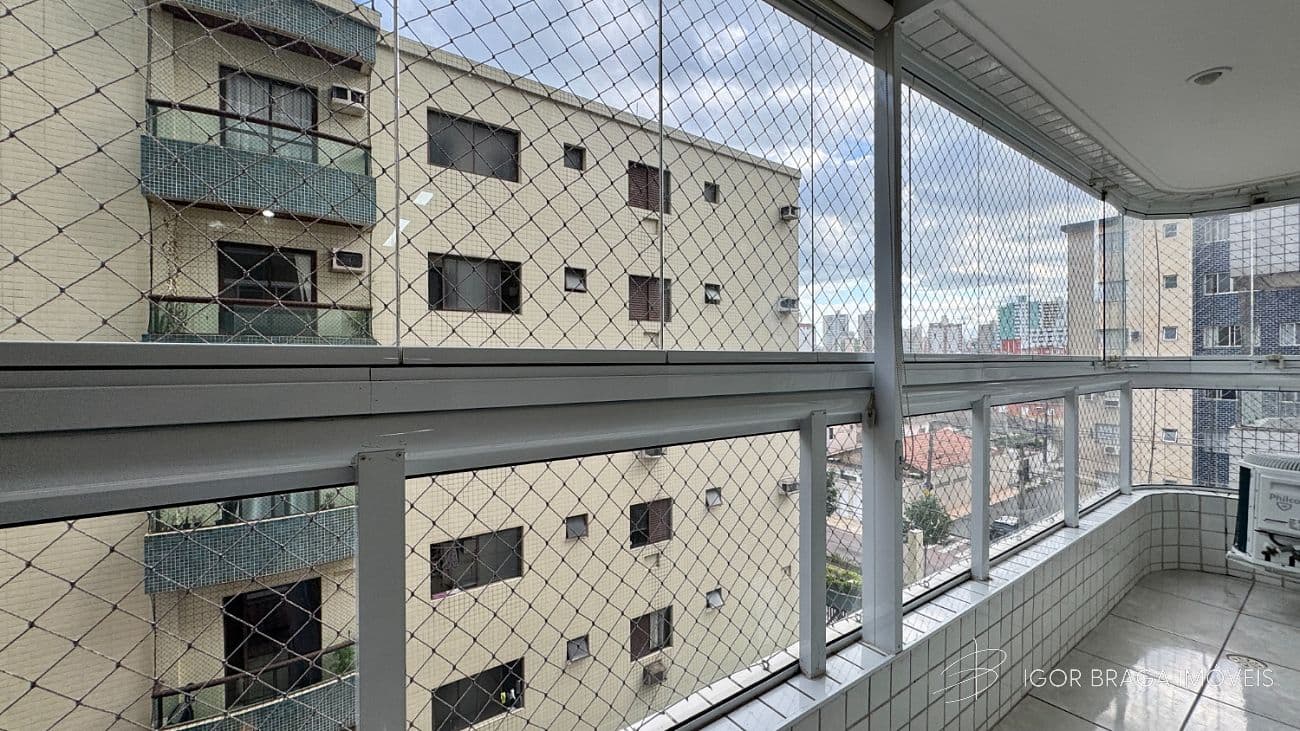BELÍSSIMO APARTAMENTO, LAZER E À 600 METROS DO MAR — foto 1