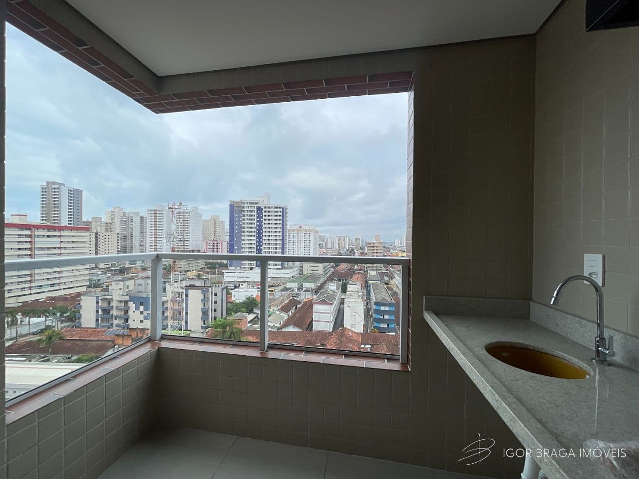 BELÍSSIMO APARTAMENTO, À 500M DO MAR E LAZER COMPLETO — foto 1