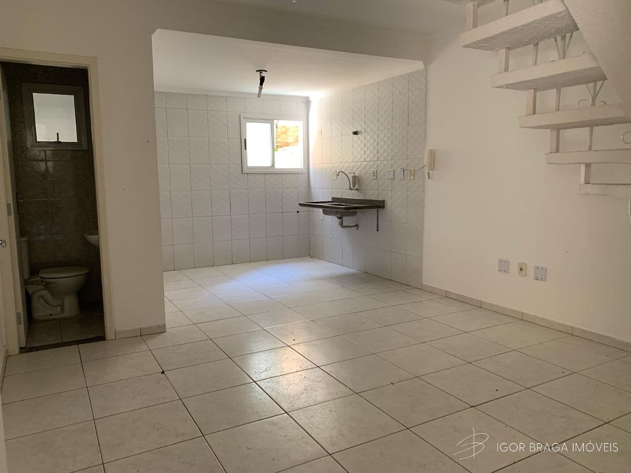 BELÍSSIMO SOBRADO, AMPLO E VISTA LIVRE — foto 1