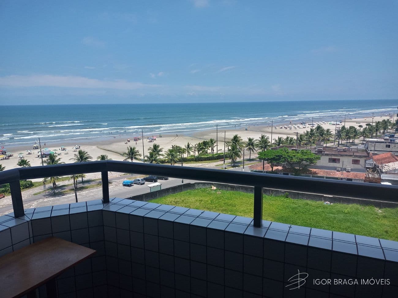 BELÍSSIMO APARTAMENTO, À 40M DO MAR E LAZER COMPLETO — foto 1