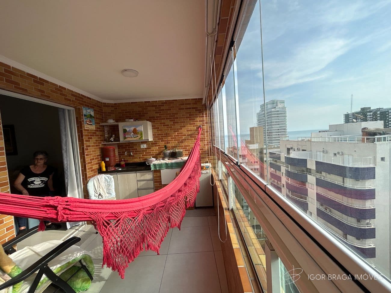 APARTAMENTO AMPLO, FINO ACABAMENTO E ÀREA DE LAZER — foto 1