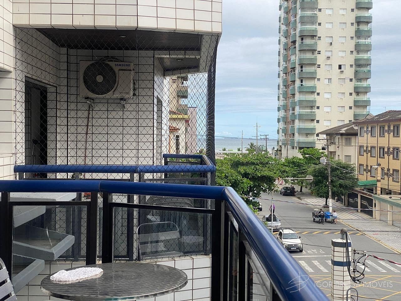 BELÍSSIMO APARTAMENTO, À 150M DO MAR E LAZER COMPLETO — foto 1