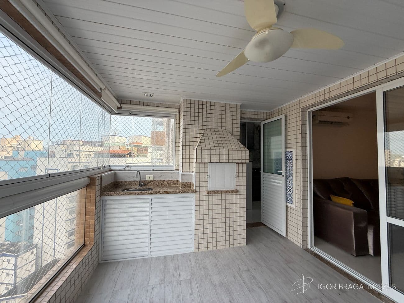 BELÍSSIMO APARTAMENTO, À 300M DO MAR E LAZER COMPLETO — foto 1