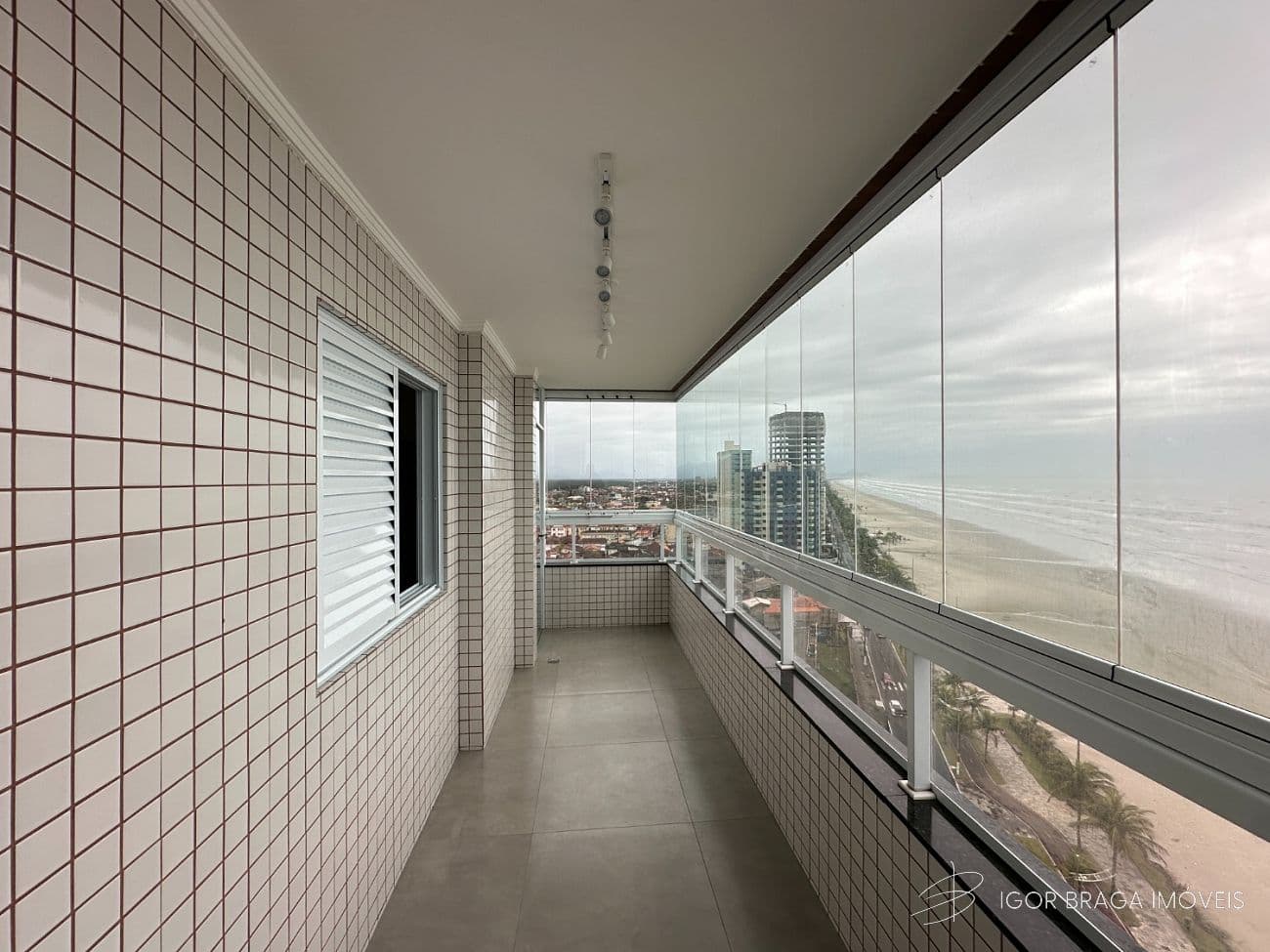 BELÍSSIMO APARTAMENTO, AMPLO E LAZER COMPLETO — foto 1