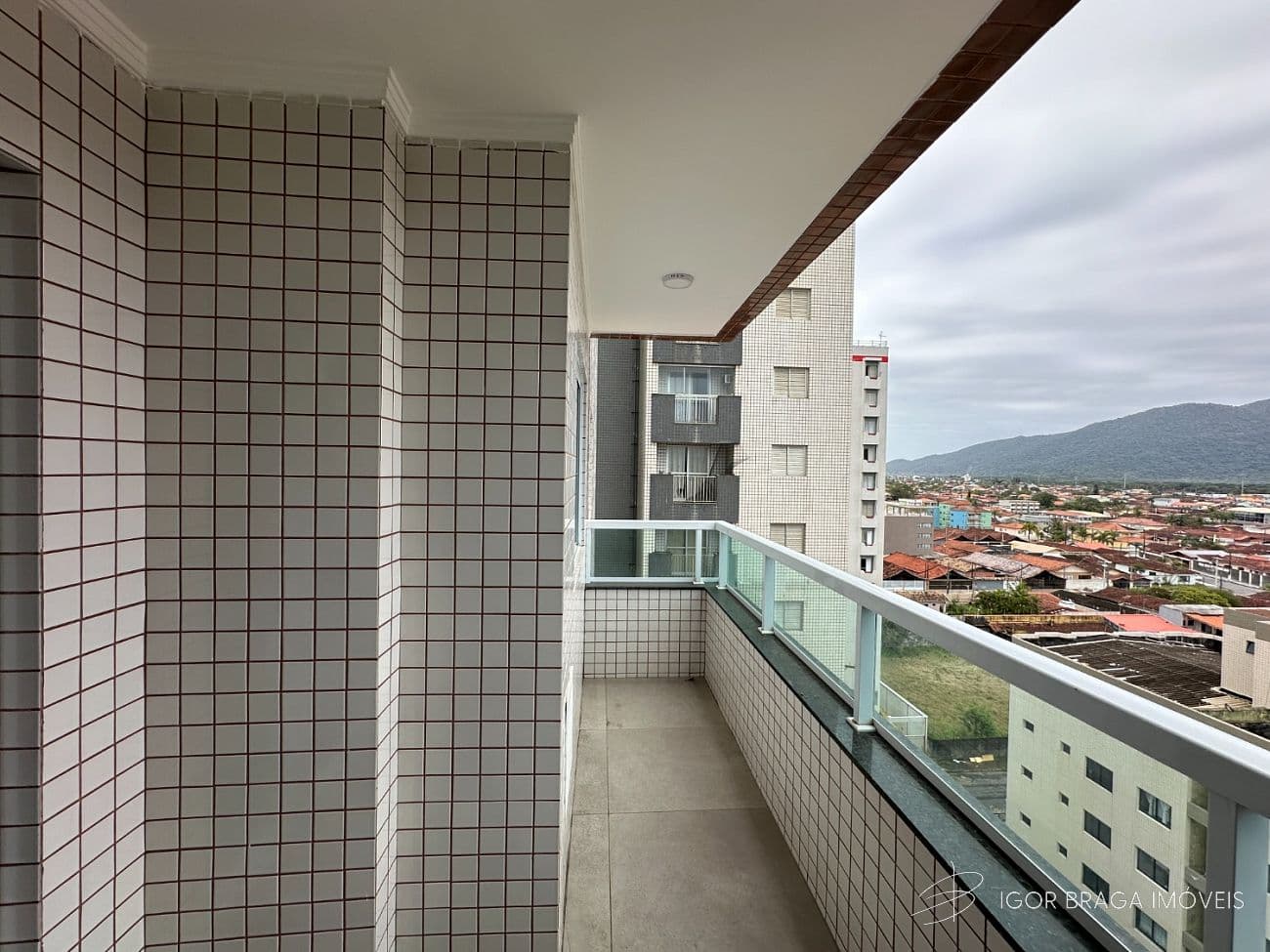 BELÍSSIMO APARTAMENTO, À 5M DO MAR E LAZER COMPLETO — foto 1