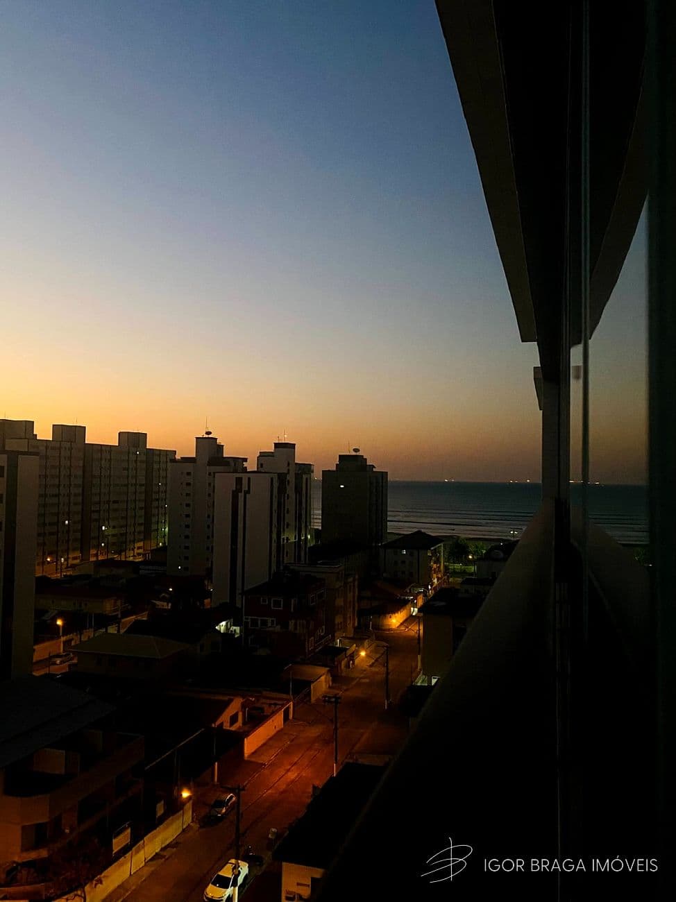 BELÍSSIMO APARTAMENTO, À 250M DO MAR E LAZER COMPLETO — foto 1