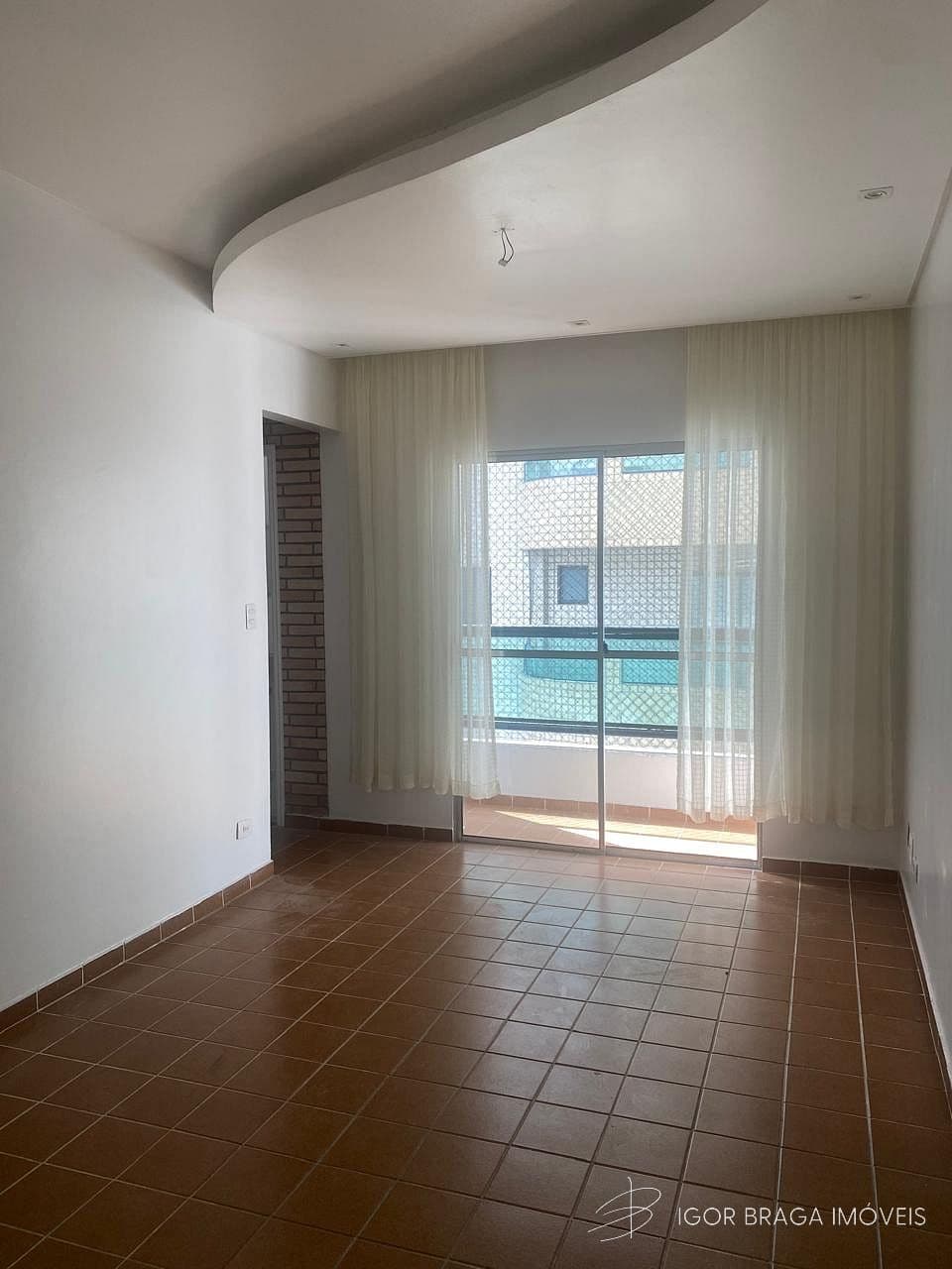 AMPLO APARTAMENTO, À 300M DO MAR E LAZER COMPLETO — foto 1