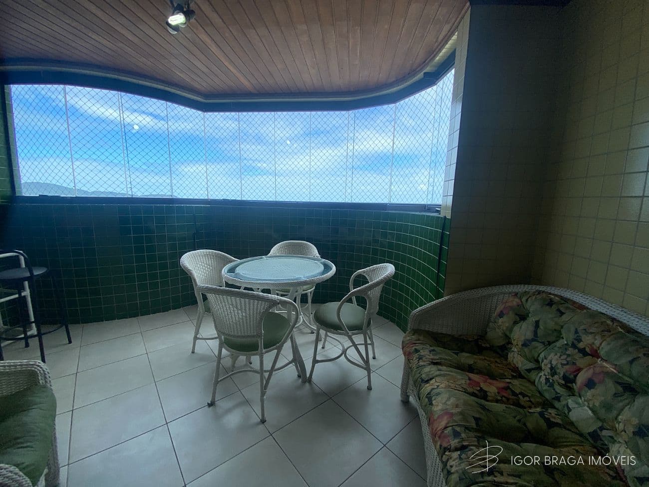 BELÍSSIMO APARTAMENTO COM VISTA PANORÂMICA E LAZER COMPLETO — foto 1