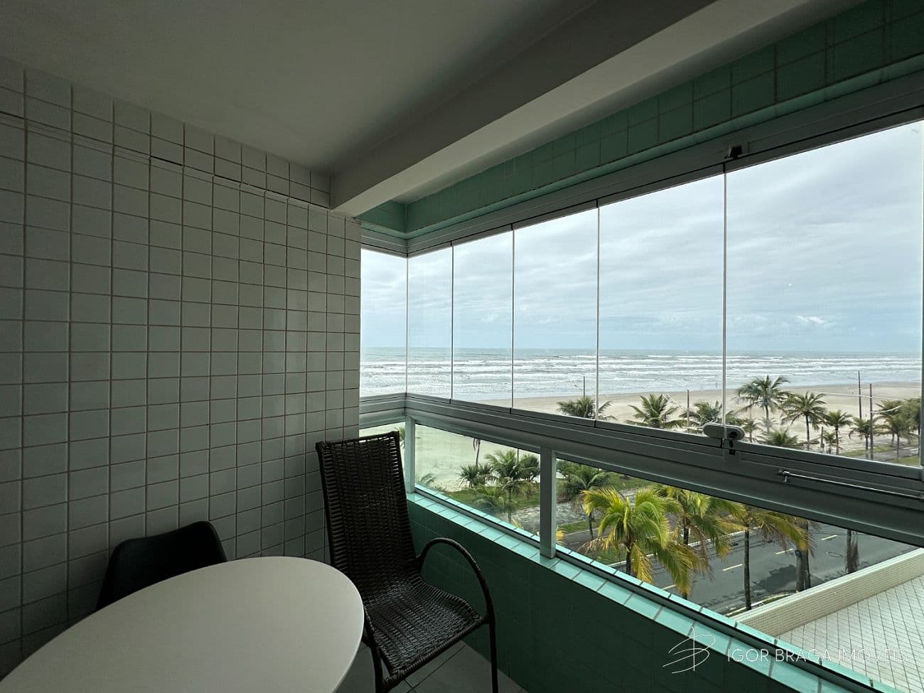 EXCELENTE APARTAMENTO AMPLO E COM VISTA MAR — foto 1