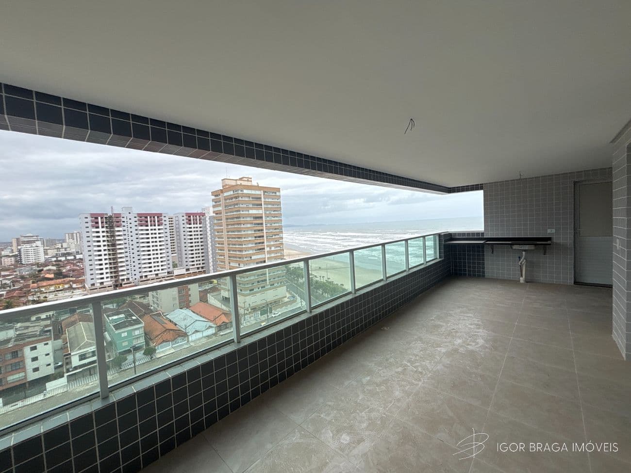 BELISSÍMO APARTAMENTO A 70M DO MAR E COM LAZER COMPLETO — foto 1