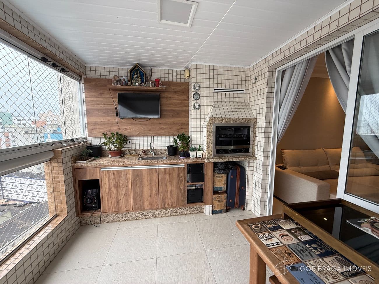 EXCELENTE APARTAMENTO A 200M DO MAR E COM AREA DE LAZER COMPLETO — foto 1