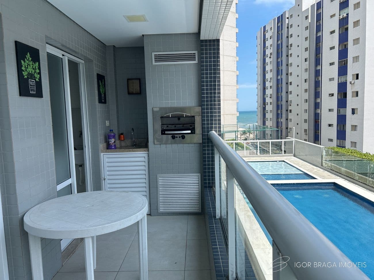 BELÍSSIMO APARTAMENTO A 100M DO MAR COM AREA DE LAZER COMPLETO — foto 1