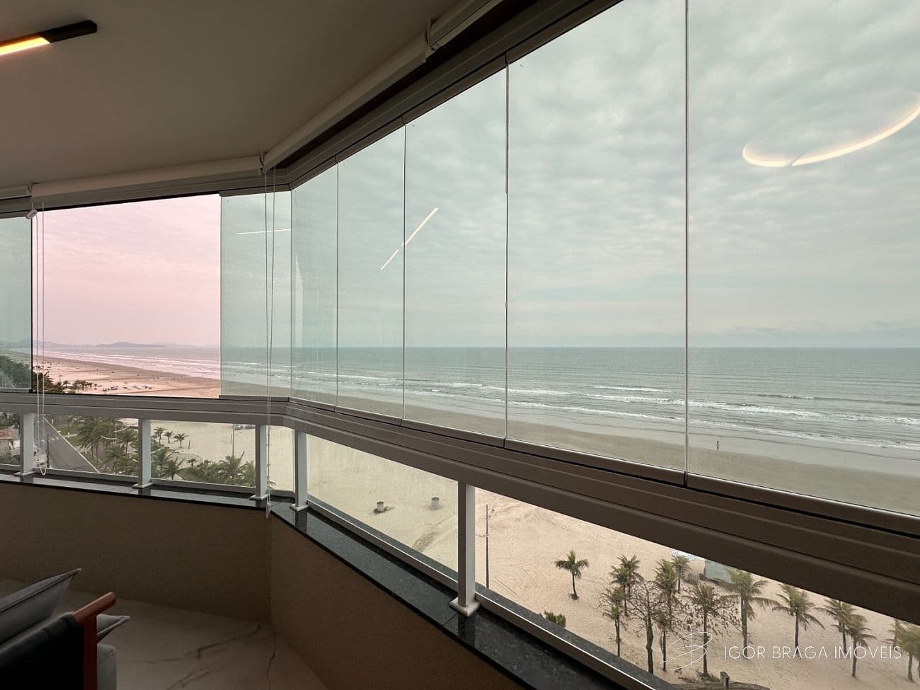 BELÍSSIMO APARTAMENTO, FINO ACABAMENTO E AREA DE LAZER COMPLETO — foto 1