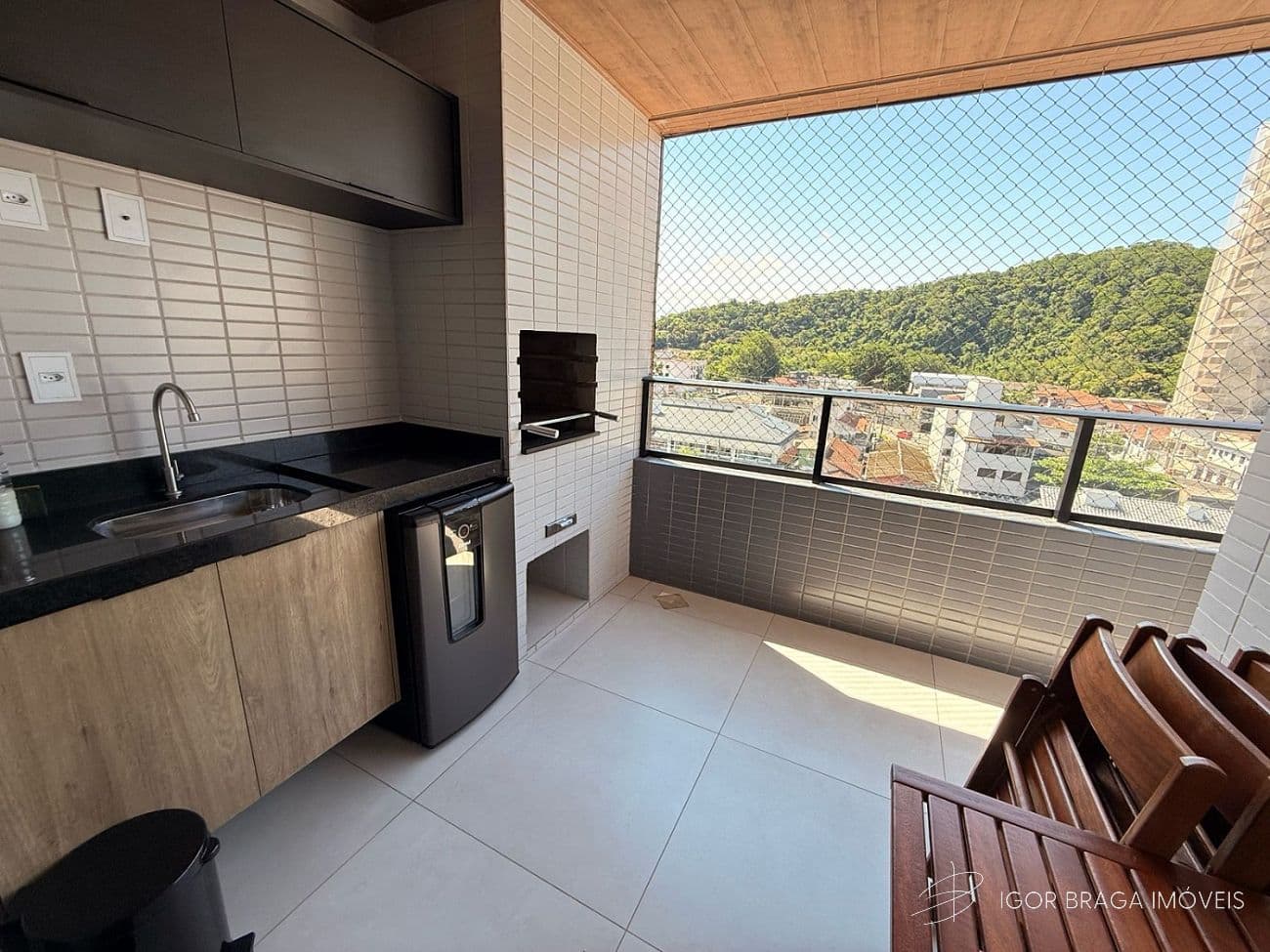 EXCELENTE APARTAMENTO A 250M DO MAR E COM AREA DE LAZER COMPLETO — foto 1