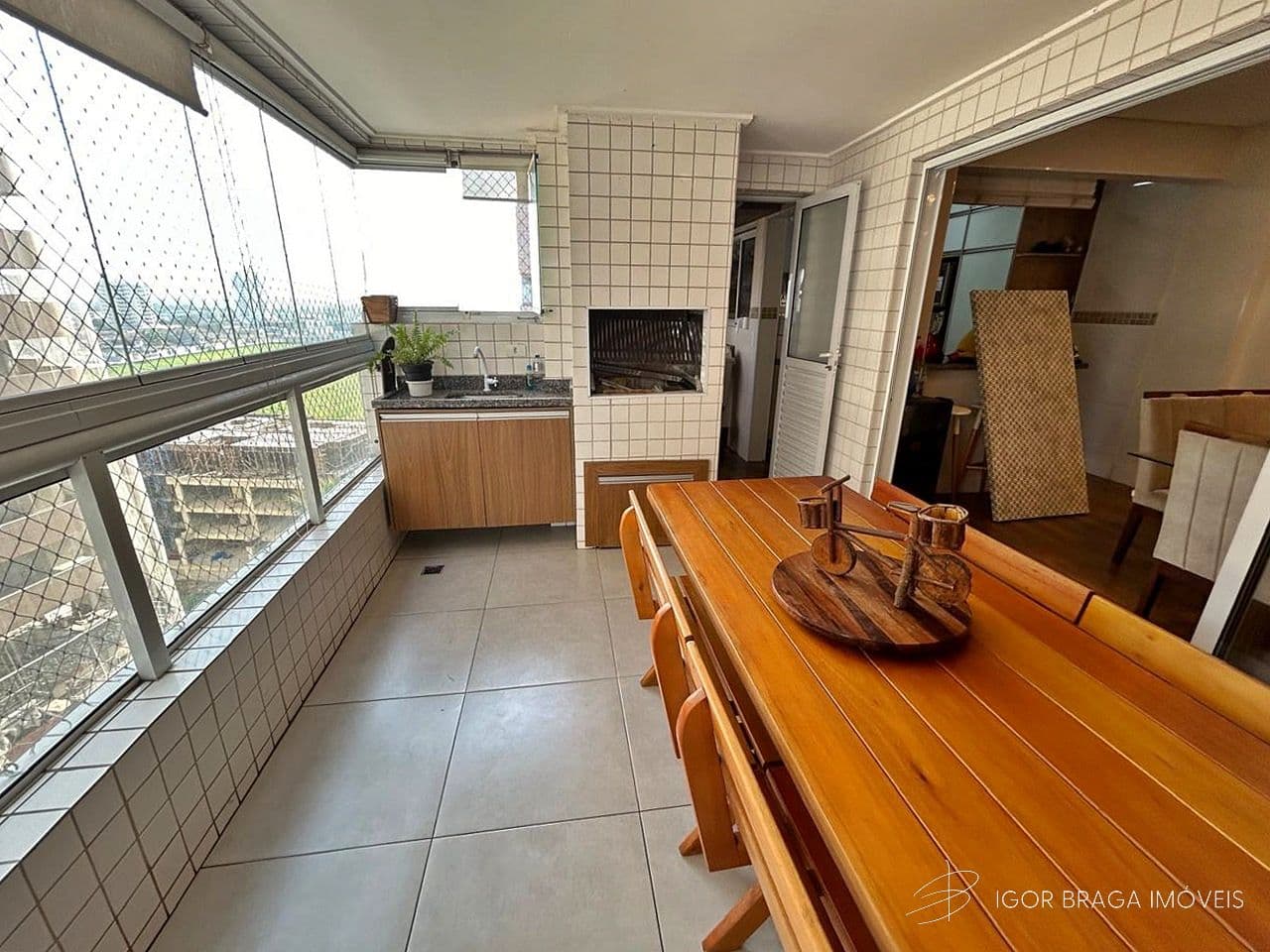 EXCELENTE APARTAMENTO QUADRA DO MAR E AREA DE LAZER COMPLETO — foto 1