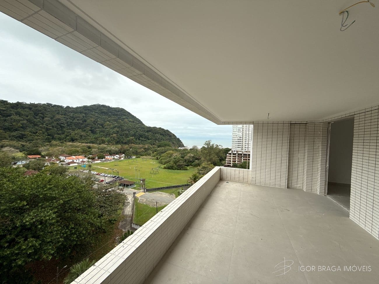 BELÍSSIMO APARTAMENTO, À 550M DO MAR E LAZER COMPLETO — foto 1