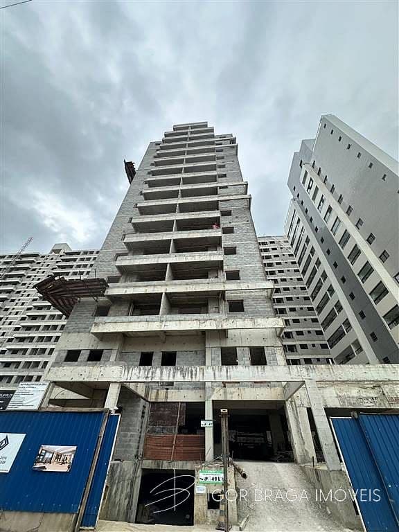 BELÍSSIMO APARTAMENTO, À 50M DO MAR E LAZER COMPLETO — foto 1