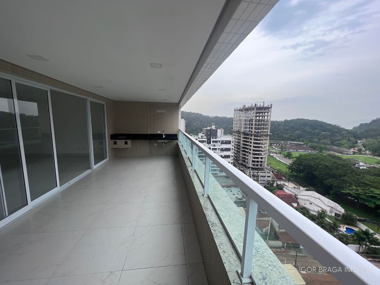 BELÍSSIMO APARTAMENTO DE ALTO PADRÃO, VISTA LIVRE E LOCALIZAÇÃO PRIVILEGIADA — foto 1