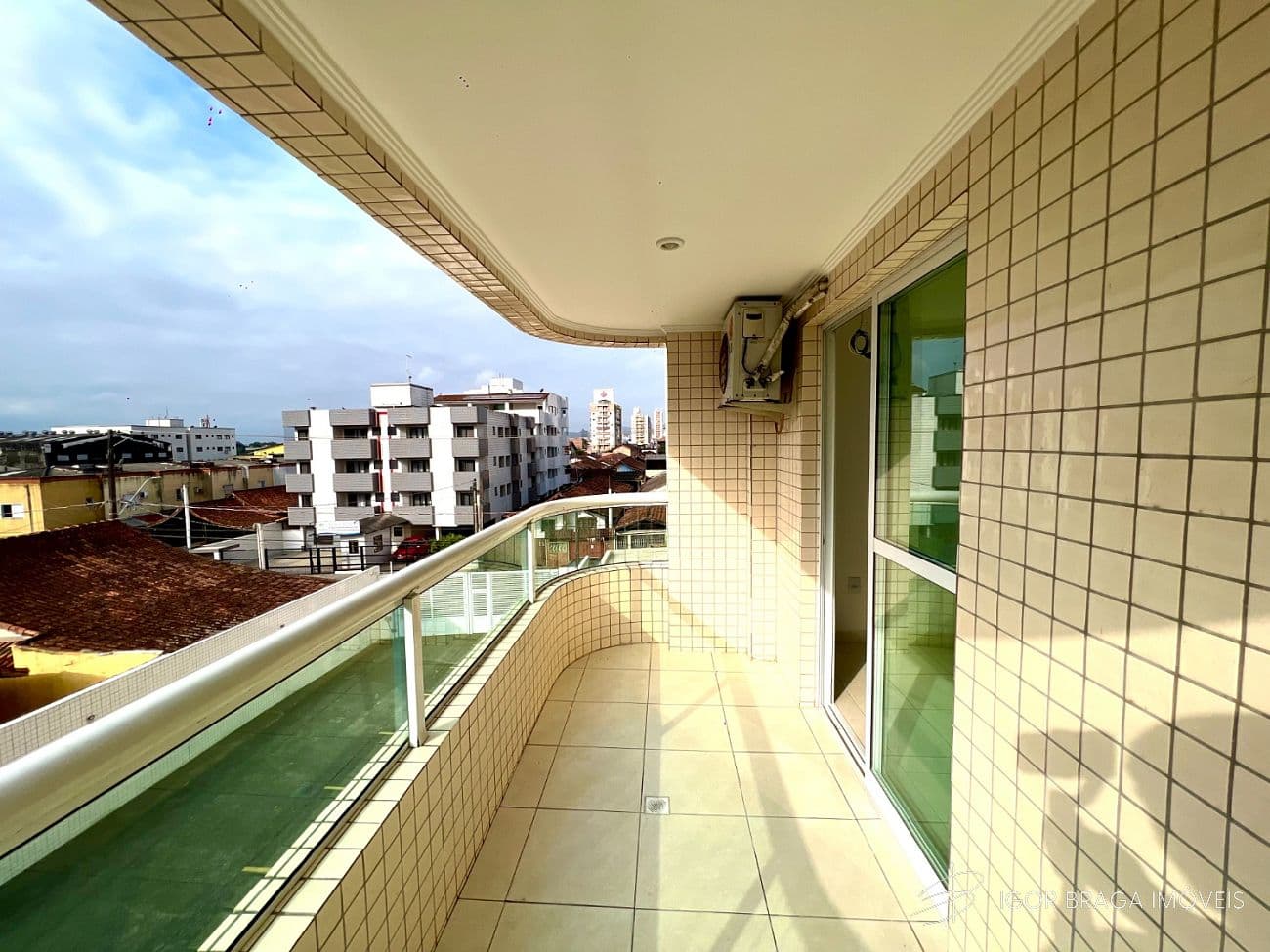BELÍSSIMO APARTAMENTO, À 400M DO MAR E LAZER COMPLETO — foto 1