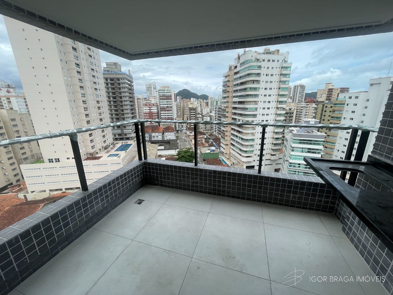 EXCELENTE EMPREENDIMENTO A 350M DO MAR E LAZER COMPLETO — foto 1