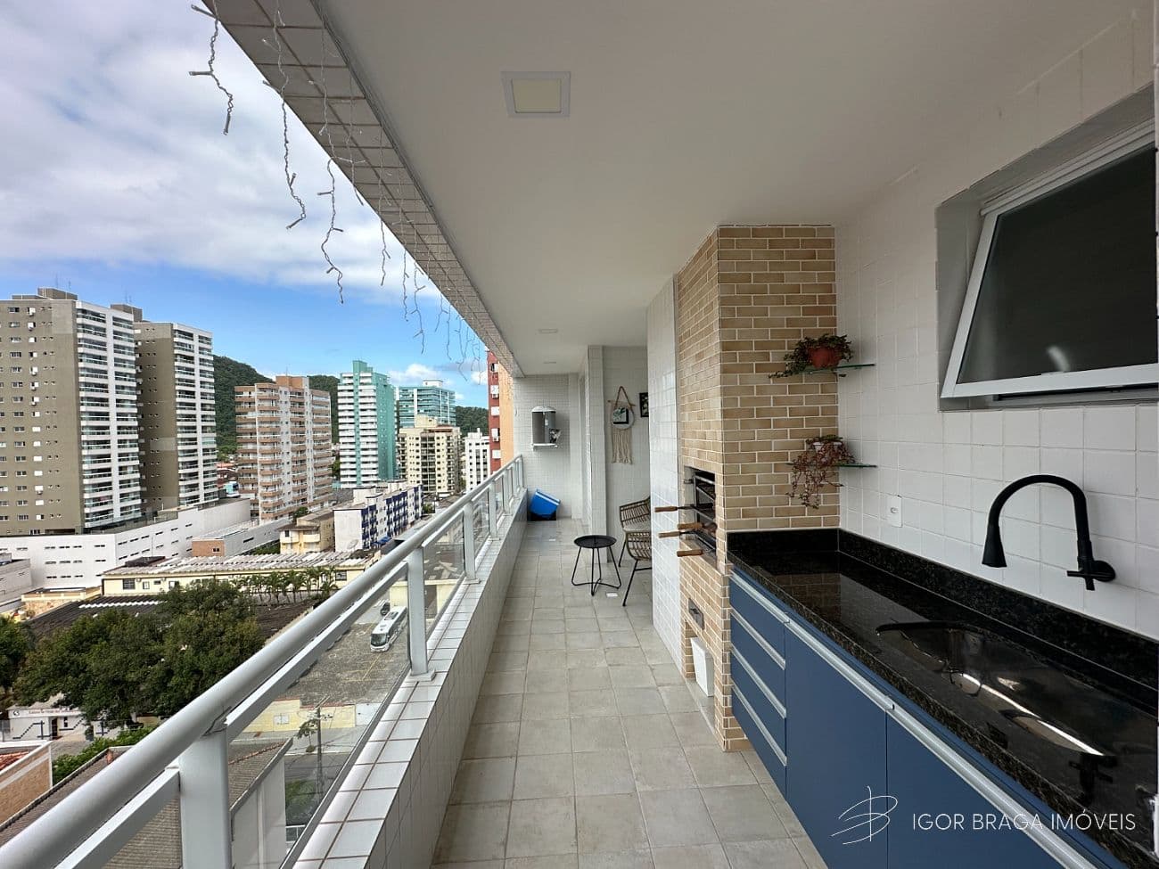 BELÍSSIMO APARTAMENTO, À 500M DO MAR E LAZER COMPLETO — foto 1
