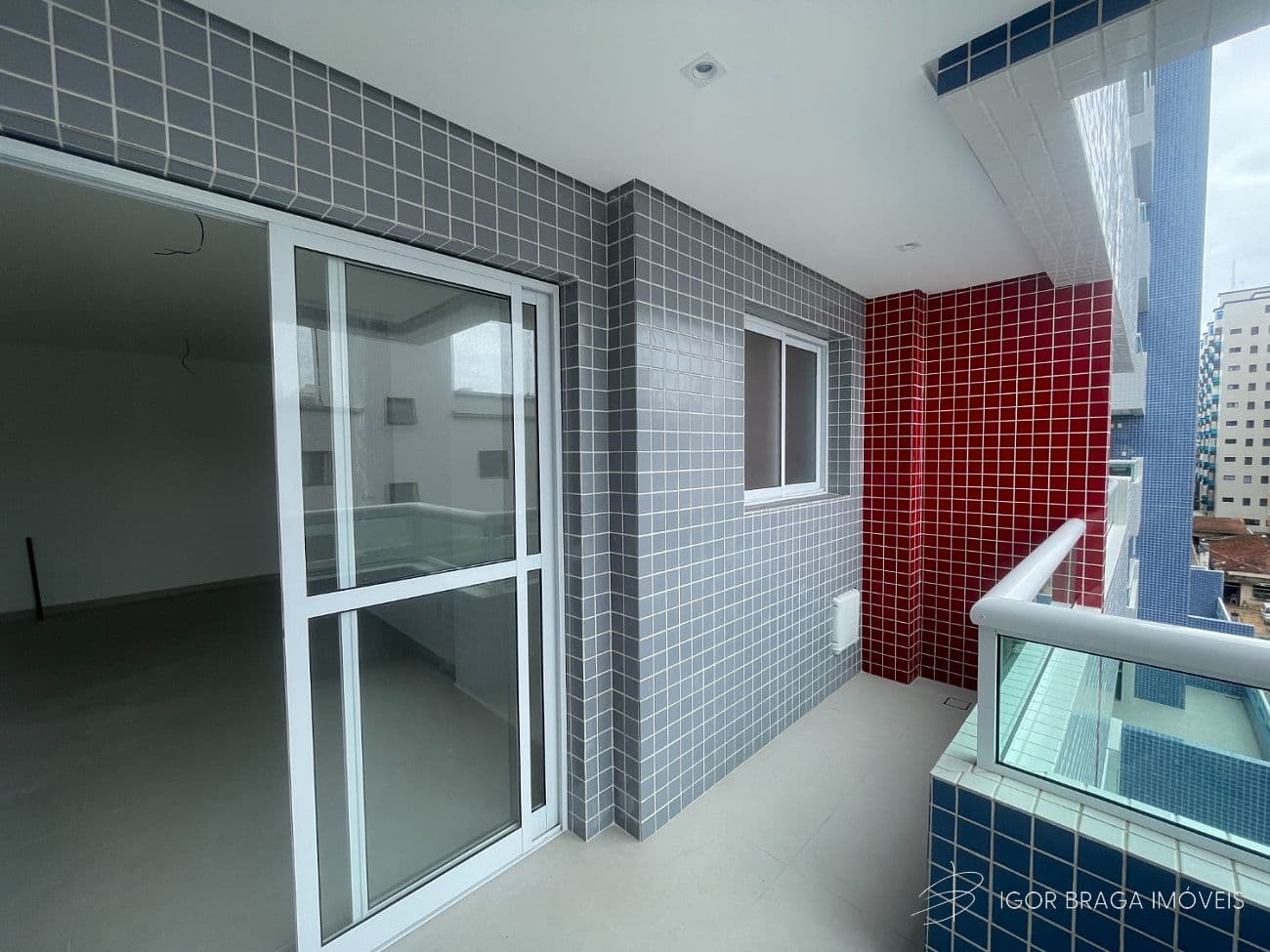 BELÍSSIMO APARTAMENTO, À 500M DO MAR E LAZER COMPLETO — foto 1