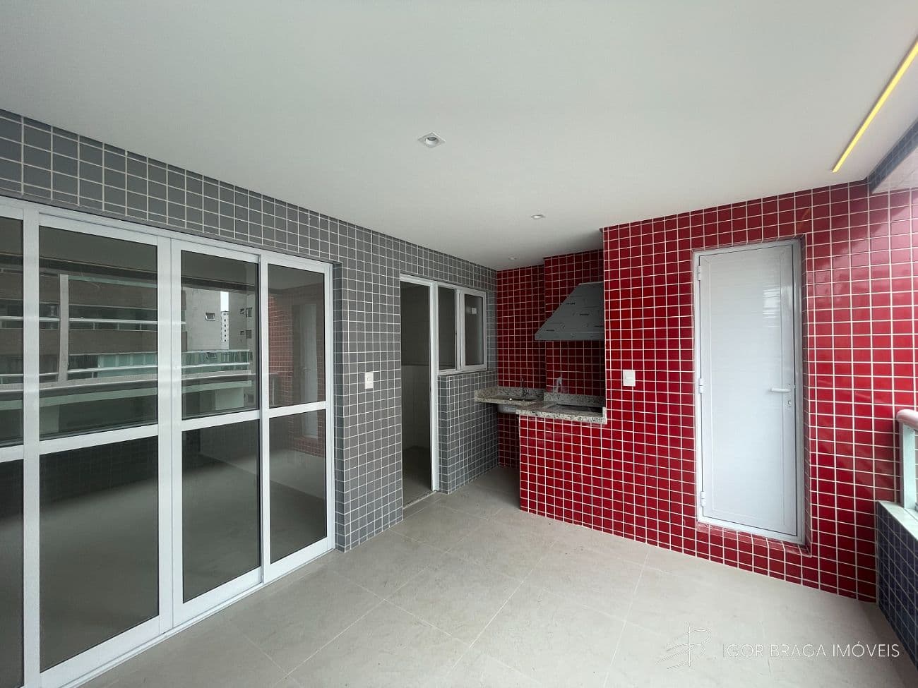 BELÍSSIMO APARTAMENTO, À 500M DO MAR E LAZER COMPLETO — foto 1