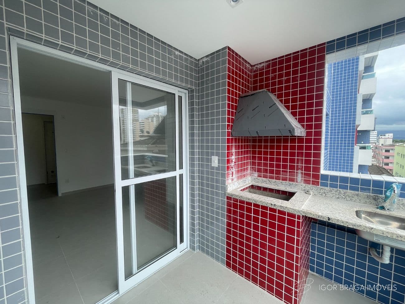 BELÍSSIMO APARTAMENTO, À 500M DO MAR E LAZER COMPLETO — foto 1