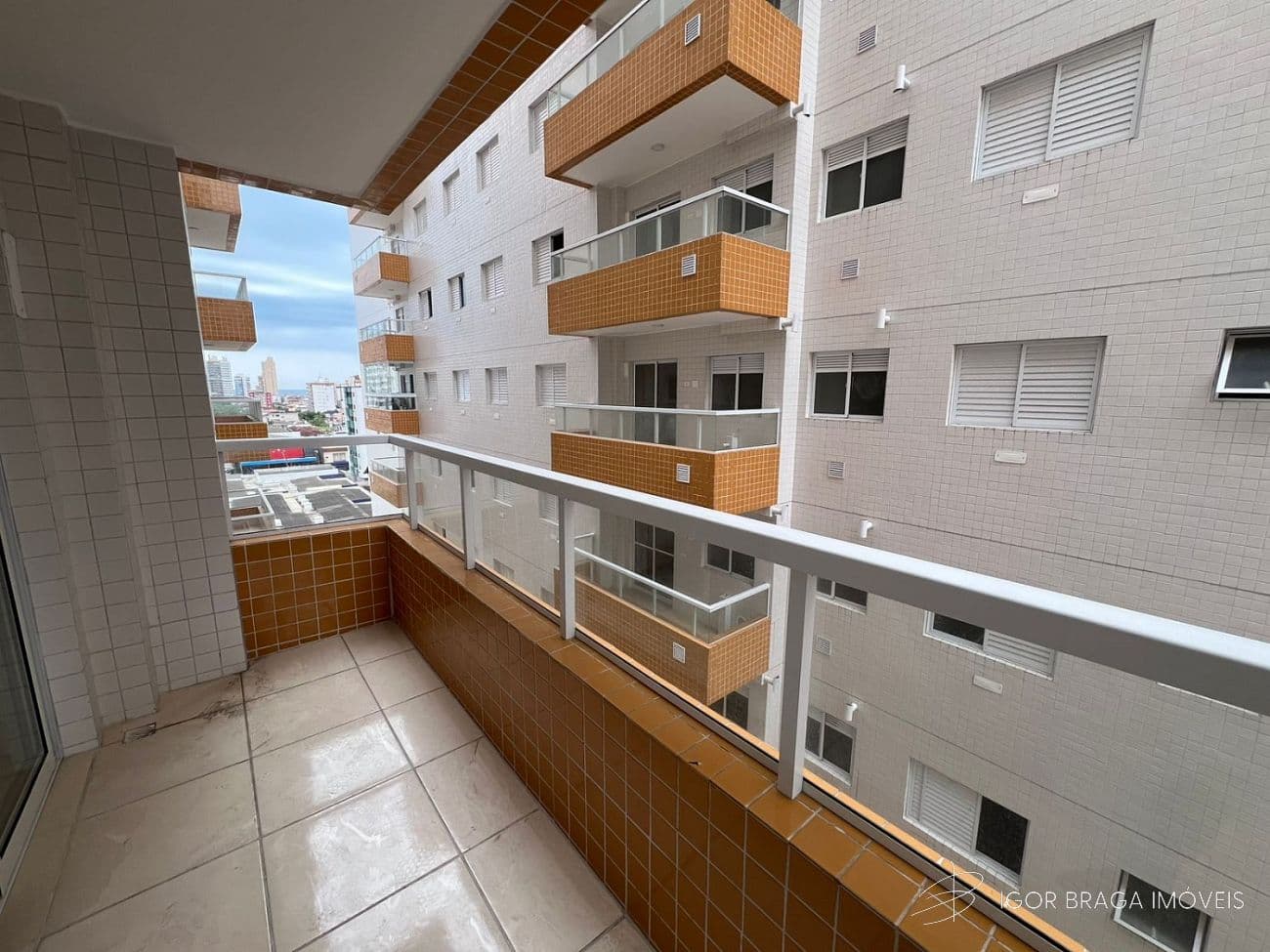 BELÍSSIMO APARTAMENTO NOVO, À 900M DO MAR E LAZER COMPLETO — foto 1