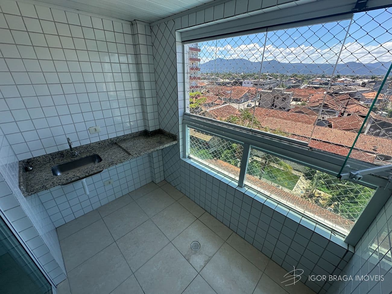 BELÍSSIMO APARTAMENTO, À 500M DO MAR E LAZER COMPLETO — foto 1